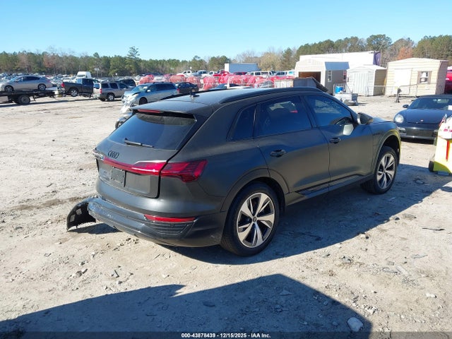 2024 AUDI Q8 E-TRON WA15AAGE6RB066722 Photo 3