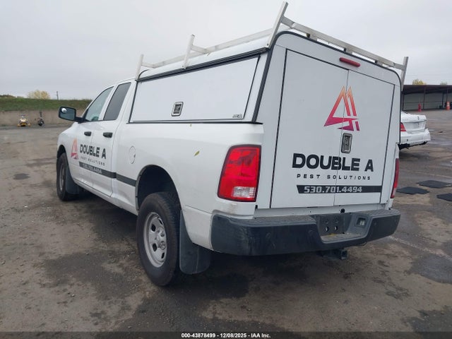 2018 RAM 1500 1C6RR6FG6JS169134 Photo 2