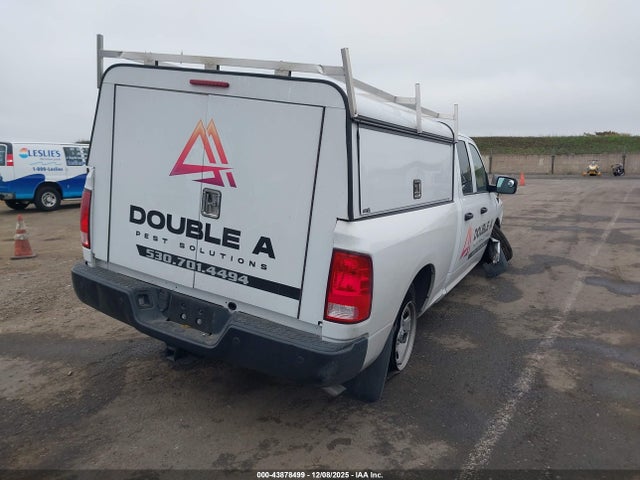 2018 RAM 1500 1C6RR6FG6JS169134 Photo 3