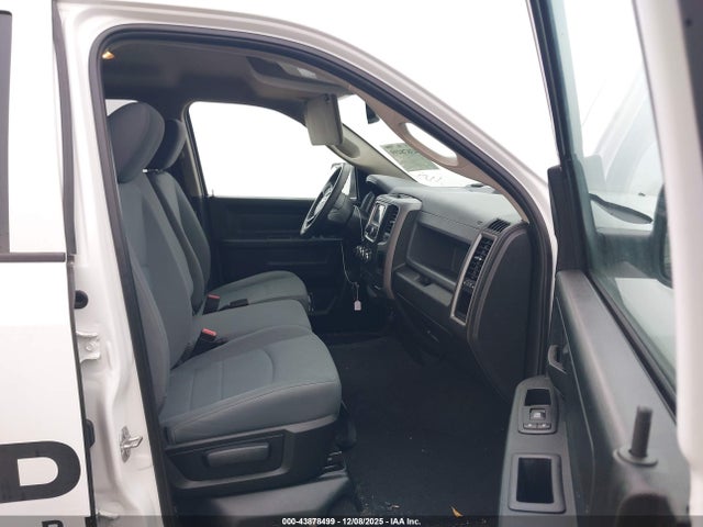 2018 RAM 1500 1C6RR6FG6JS169134 Photo 4