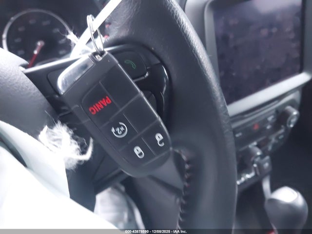 2022 JEEP RENEGADE ZACNJDC18NPN97136 Photo 10