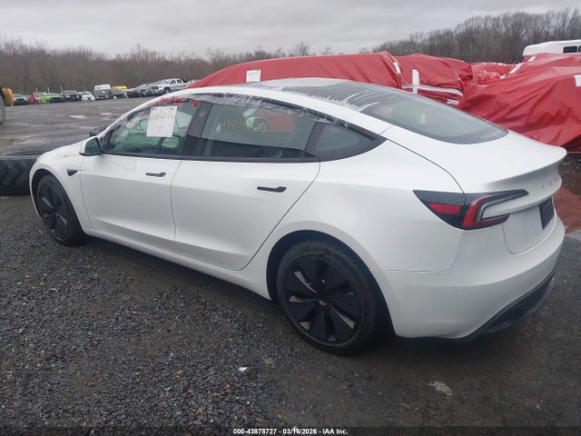 2025 TESLA MODEL 3 5YJ3E1EA5SF022375 Photo 2