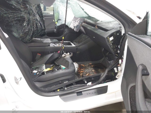 2025 TESLA MODEL 3 5YJ3E1EA5SF022375 Photo 4