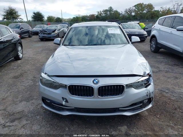 2017 Bmw 330i მანქანა იყიდება აუქციონზე, vin: WBA8B9G53HNU09446, აუქციონის ნომერი: 43878757