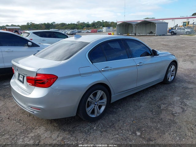 2017 Bmw 330i მანქანა იყიდება აუქციონზე, vin: WBA8B9G53HNU09446, აუქციონის ნომერი: 43878757