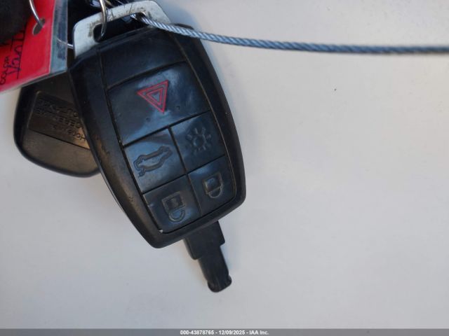 2011 VOLVO C70 YV1672MC1BJ117437 Photo 10