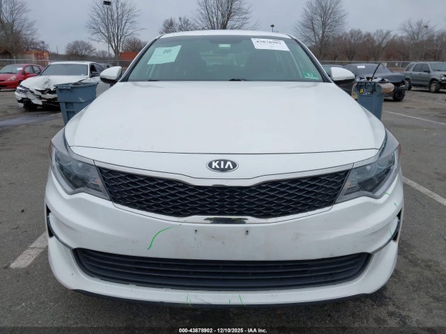 43878902 :رقم المزاد ، 5XXGT4L30JG272096 vin ، 2018 Kia Optima Lx مزاد بيع