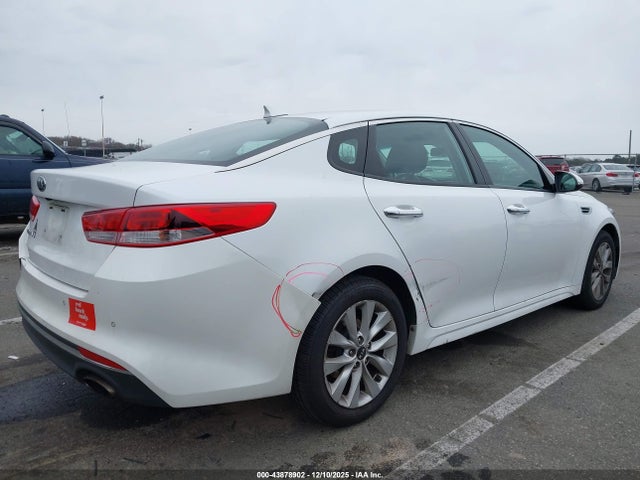 43878902 :رقم المزاد ، 5XXGT4L30JG272096 vin ، 2018 Kia Optima Lx مزاد بيع