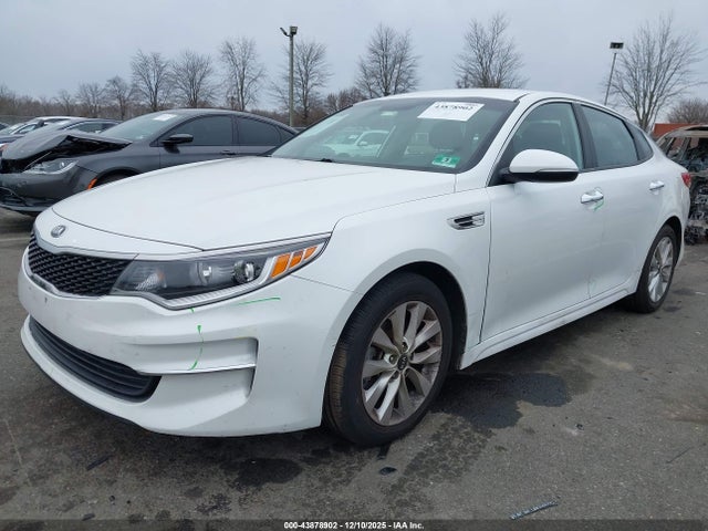 43878902 :رقم المزاد ، 5XXGT4L30JG272096 vin ، 2018 Kia Optima Lx مزاد بيع