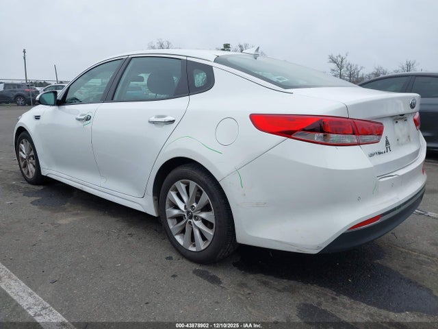 43878902 :رقم المزاد ، 5XXGT4L30JG272096 vin ، 2018 Kia Optima Lx مزاد بيع