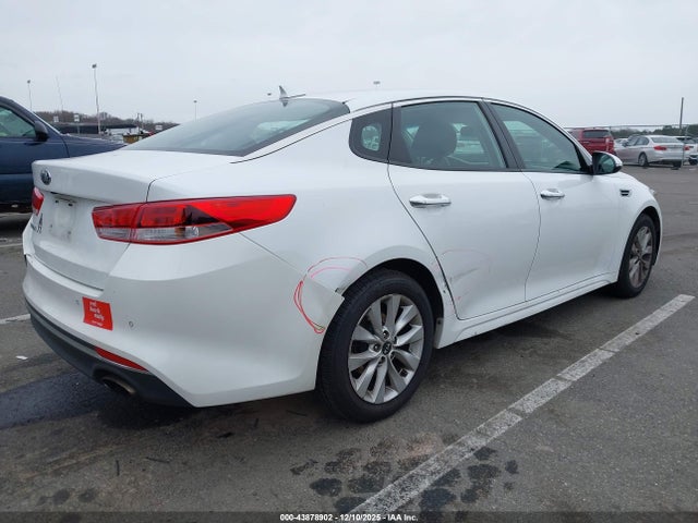 43878902 :رقم المزاد ، 5XXGT4L30JG272096 vin ، 2018 Kia Optima Lx مزاد بيع