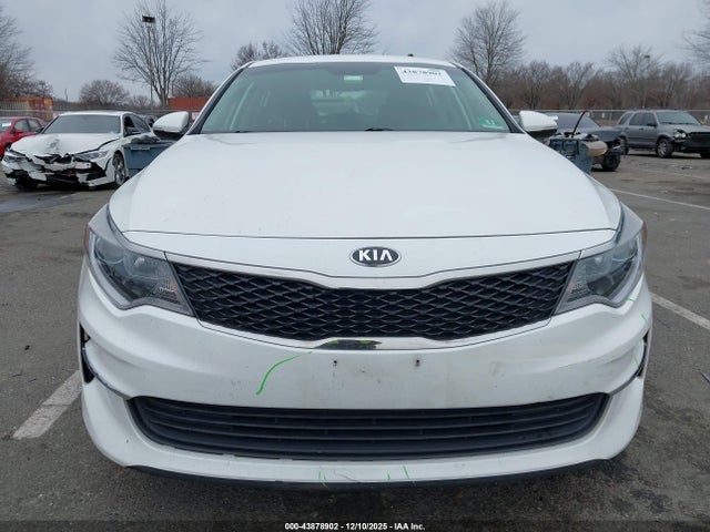 43878902 :رقم المزاد ، 5XXGT4L30JG272096 vin ، 2018 Kia Optima Lx مزاد بيع