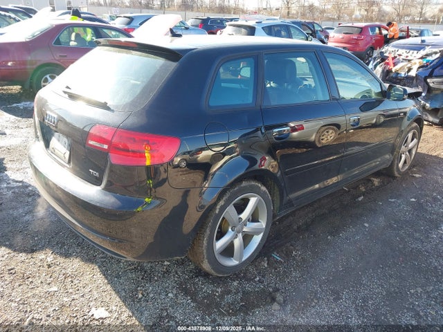 2013 AUDI A3 WAUKJAFM1DA032619 Photo 3