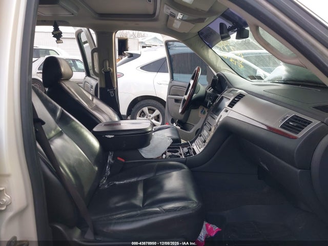 2010 CADILLAC ESCALADE 1GYUKCEF9AR266537 Photo 4