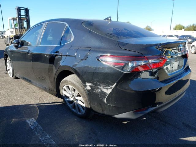 2021 TOYOTA CAMRY 4T1C11AK0MU604495 Photo 2