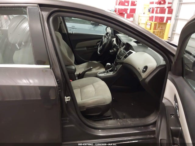 2014 CHEVROLET CRUZE 1G1PC5SB0E7354271 Photo 4