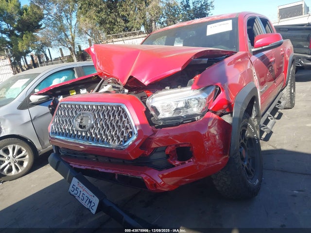3TMAZ5CN0JM056422 Toyota TACOMA DOU