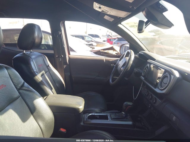 3TMAZ5CN0JM056422 Toyota TACOMA DOU