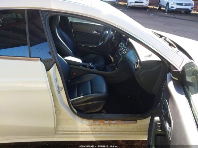 2015 MERCEDES-BENZ CLA 250 WDDSJ4EB2FN210799 Photo 4
