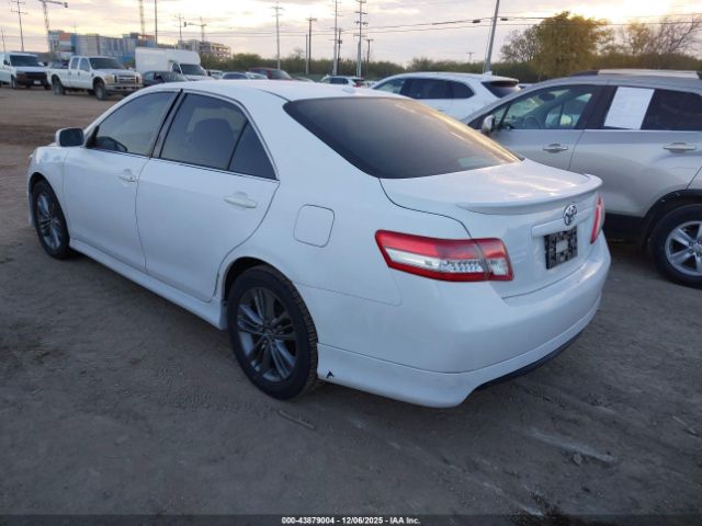 2011 TOYOTA CAMRY 4T1BF3EK7BU745113 Photo 2