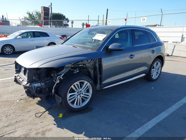 WA1BNAFY6J2038068 Audi Q5 2.0t Premium/2.0t Tech Premium