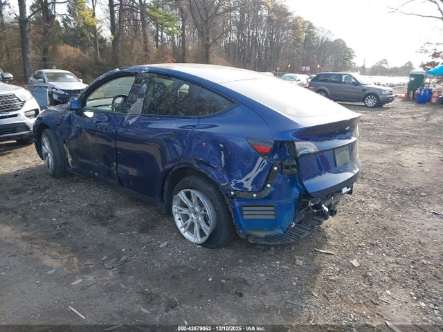 2023 TESLA MODEL Y 7SAYGDEE8PA091069 Photo 2
