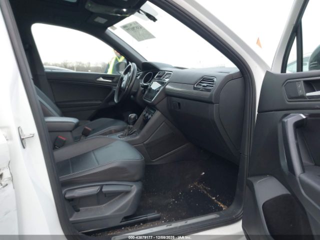 2021 VOLKSWAGEN TIGUAN 3VV3B7AXXMM027285 Photo 4