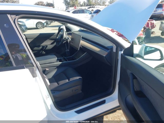 2021 TESLA MODEL Y 5YJYGDEE5MF072572 Photo 4