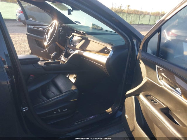 2017 CADILLAC XT5 1GYKNFRS6HZ122588 Photo 4