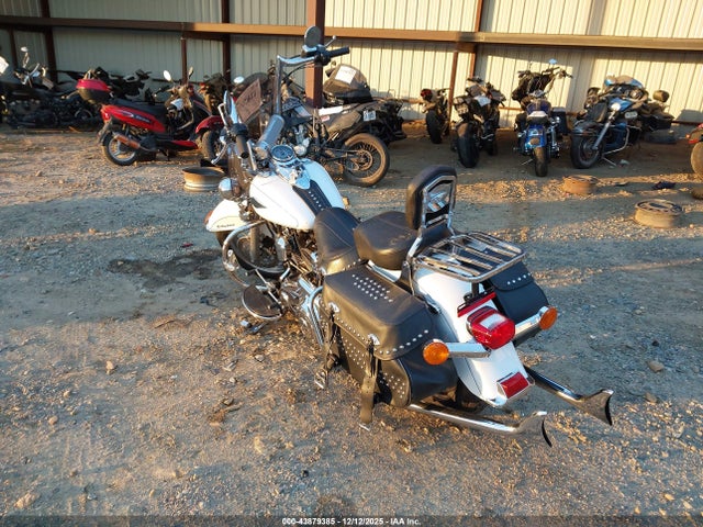 2012 HARLEY-DAVIDSON FLSTC 1HD1BWV12CB019286 Photo 2