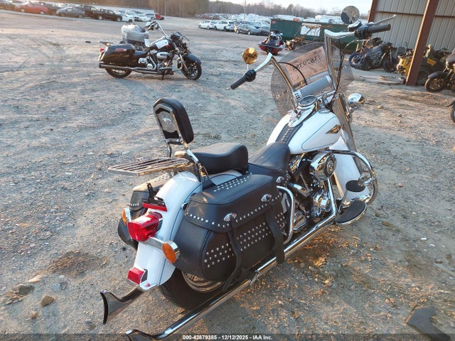 2012 HARLEY-DAVIDSON FLSTC 1HD1BWV12CB019286 Photo 3