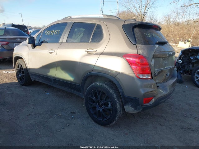 2022 CHEVROLET TRAX KL7CJPSM4NB529995 Photo 2