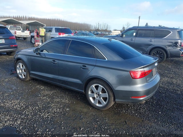 2015 AUDI A3 WAUBFGFF8F1002896 Photo 2