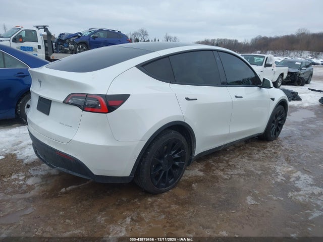 2021 TESLA MODEL Y 5YJYGDEE3MF102507 Photo 3
