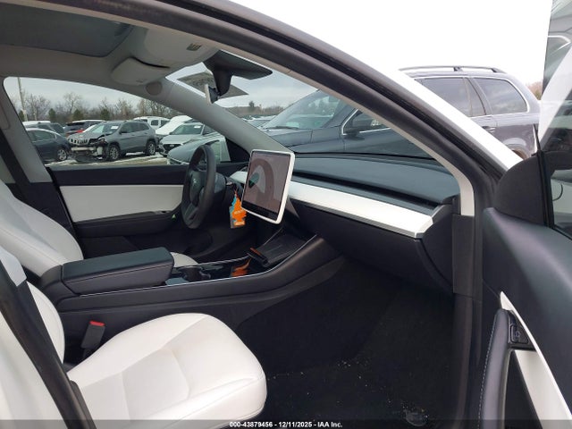 2021 TESLA MODEL Y 5YJYGDEE3MF102507 Photo 4