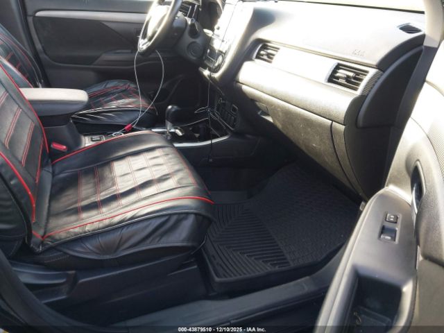 2017 MITSUBISHI OUTLANDER JA4AZ3A36HZ062931 Photo 4