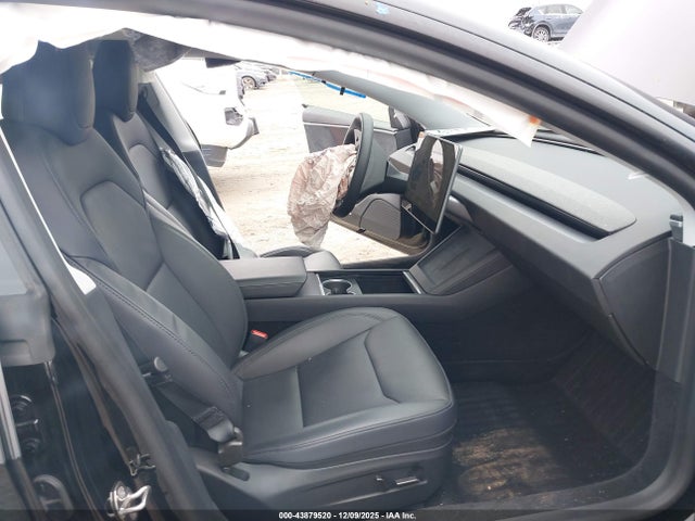 2024 TESLA MODEL 3 5YJ3E1EBXRF825511 Photo 4