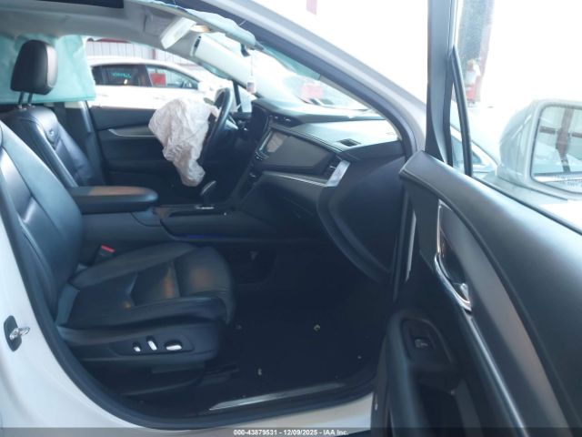 2017 CADILLAC XT5 1GYKNDRS0HZ105239 Photo 4