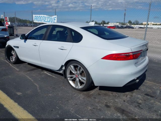 2016 JAGUAR XF SAJBF4BVXGCY10303 Photo 2