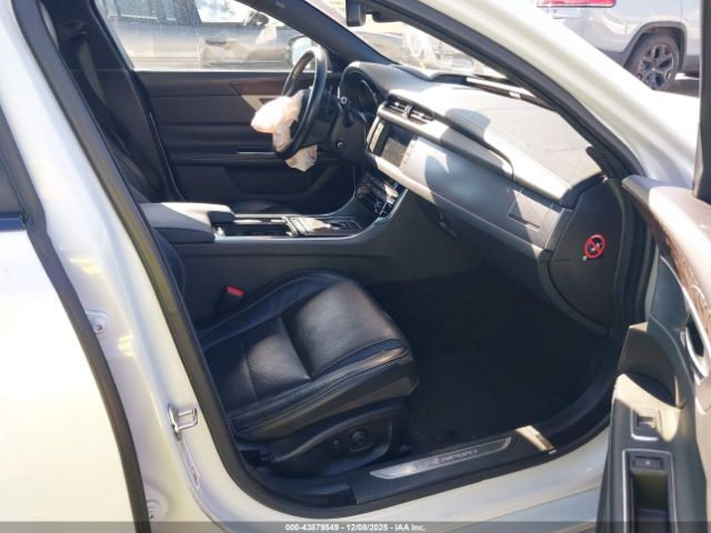 2016 JAGUAR XF SAJBF4BVXGCY10303 Photo 4