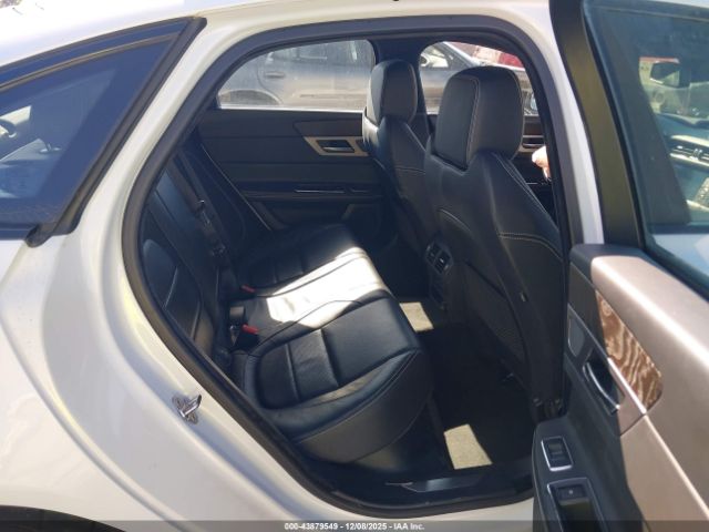 2016 JAGUAR XF SAJBF4BVXGCY10303 Photo 7