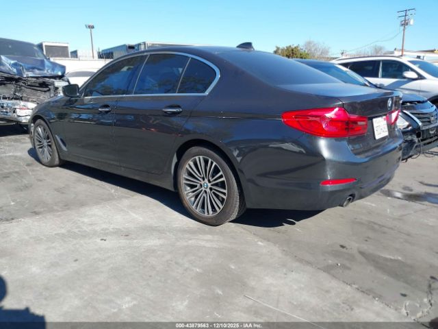 2018 BMW 530I WBAJA5C55JWA36853 Photo 2