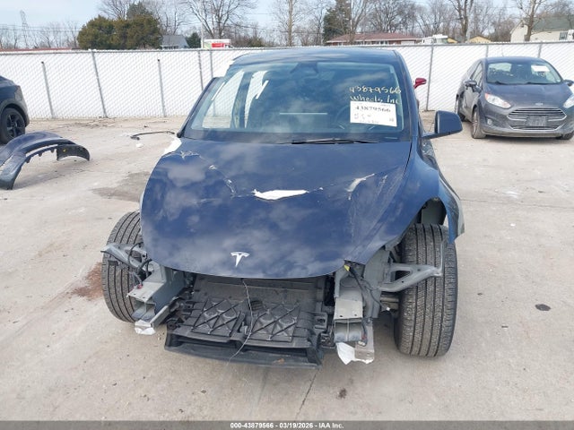 Продажа на аукционе авто 2025 Tesla Model Y Long Range Dual Motor All-wheel Drive, vin: 7SAYGDEE6SF318500, номер лота: 43879566