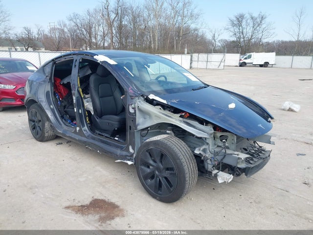 Продажа на аукционе авто 2025 Tesla Model Y Long Range Dual Motor All-wheel Drive, vin: 7SAYGDEE6SF318500, номер лота: 43879566