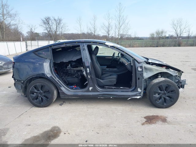 Продажа на аукционе авто 2025 Tesla Model Y Long Range Dual Motor All-wheel Drive, vin: 7SAYGDEE6SF318500, номер лота: 43879566
