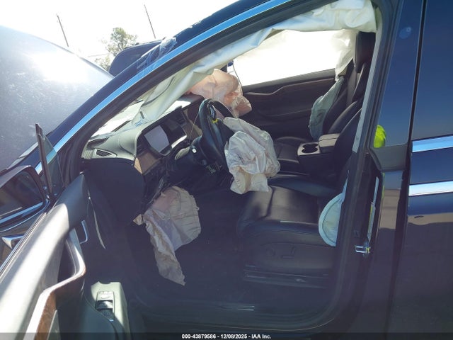 2018 TESLA MODEL X 5YJXCAE2XJF104567 Photo 4