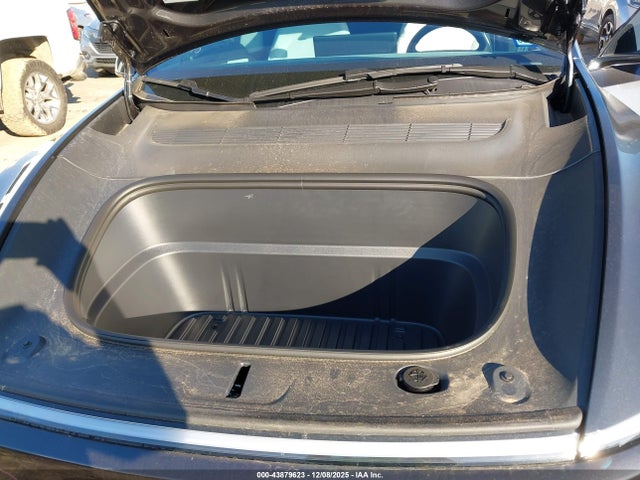 2026 TESLA MODEL Y 7SAYGDEE3TA438706 Photo 9