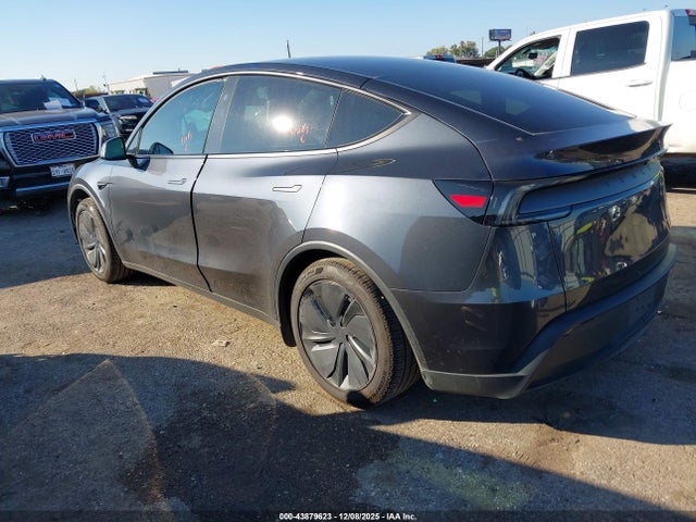 2026 TESLA MODEL Y 7SAYGDEE3TA438706 Photo 2