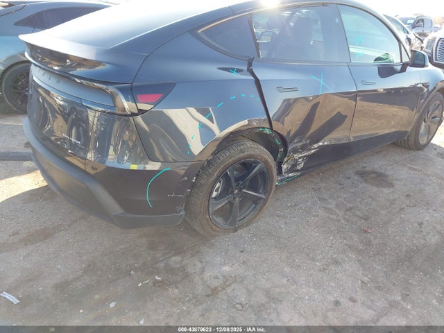 2026 TESLA MODEL Y 7SAYGDEE3TA438706 Photo 3