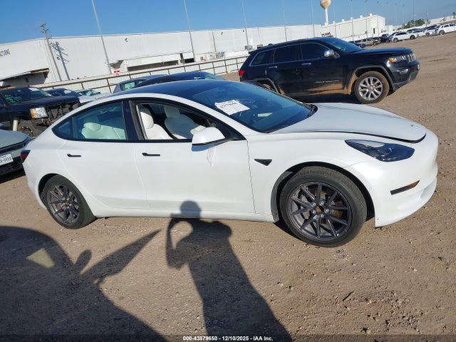 Aukcja sprzedaży 2022 Tesla Model 3 Rear-wheel Drive, vin: 5YJ3E1EA2NF325828, numer aukcji: 43879650
